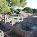 Ostia Antica è il sito archeologico più importante d'Italia. In continua crescita negli anni ha da tempo superato Pompei. La ricostruzione storica dell'impero romano deve molto, quasi tutto, agli scavi di Ostia Antica. 